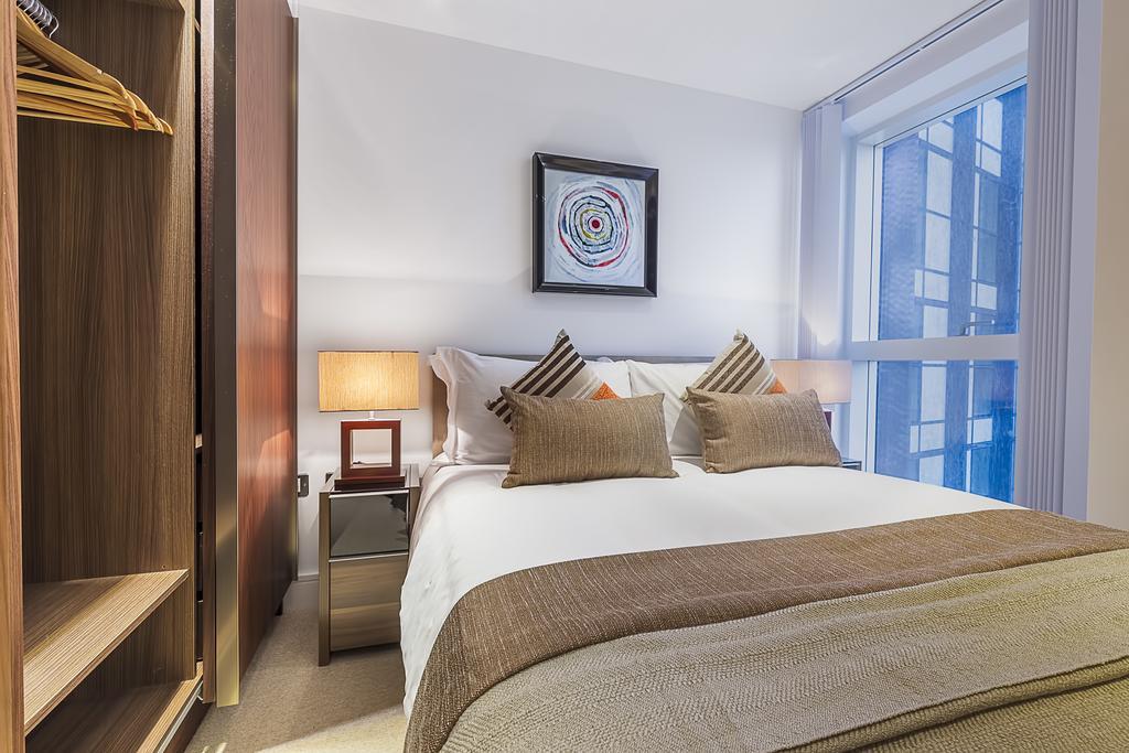 Lincoln Plaza Appartement Londen Kamer foto
