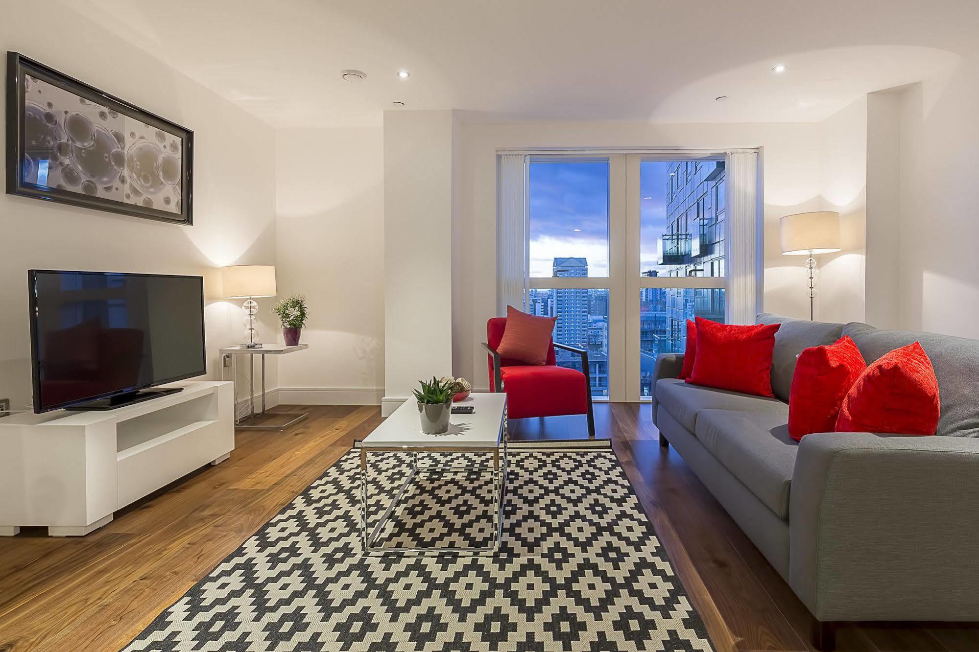 Lincoln Plaza Appartement Londen Buitenkant foto