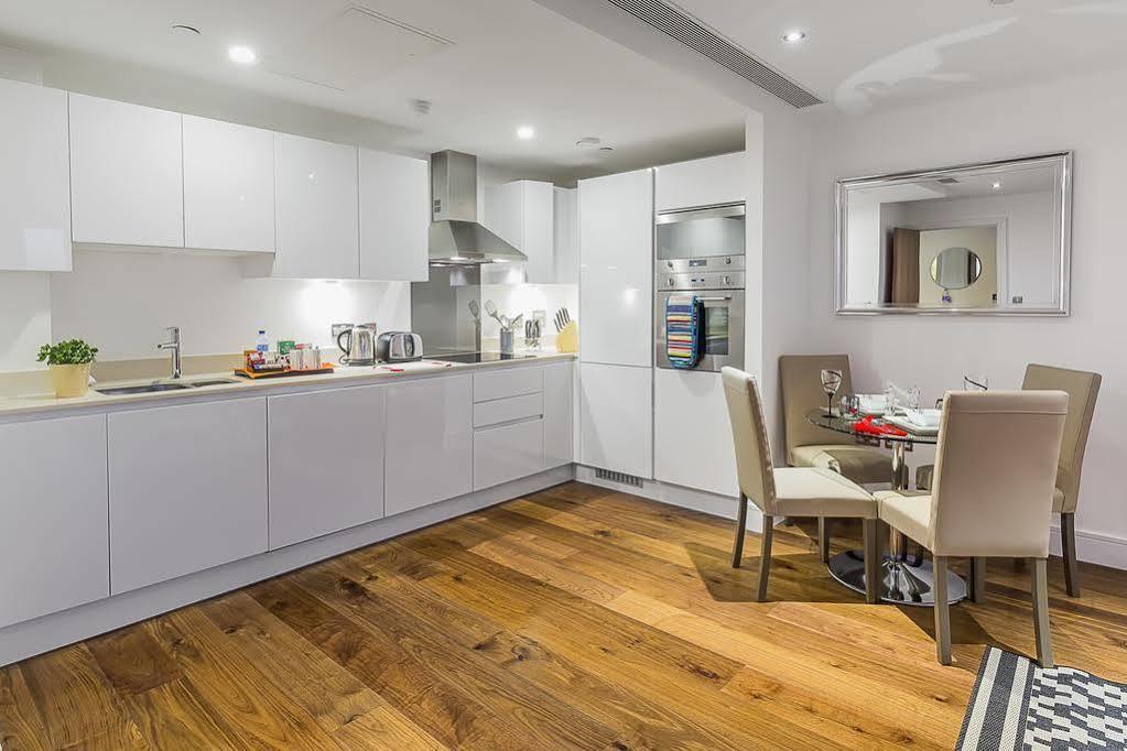Lincoln Plaza Appartement Londen Buitenkant foto