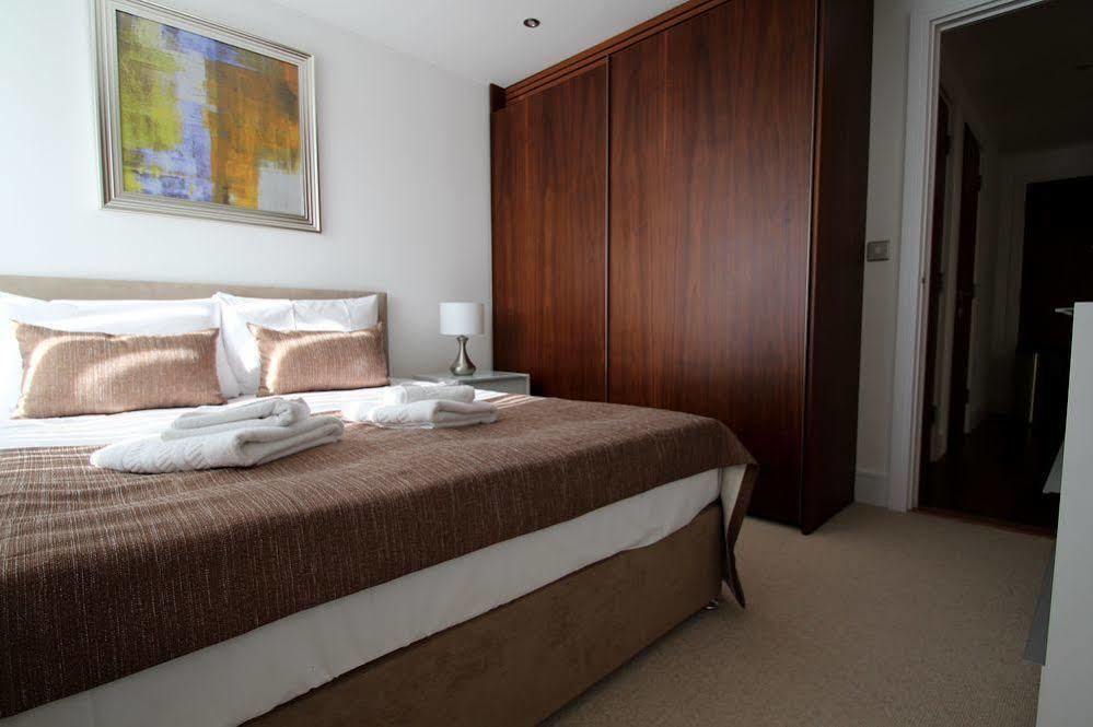 Lincoln Plaza Appartement Londen Buitenkant foto