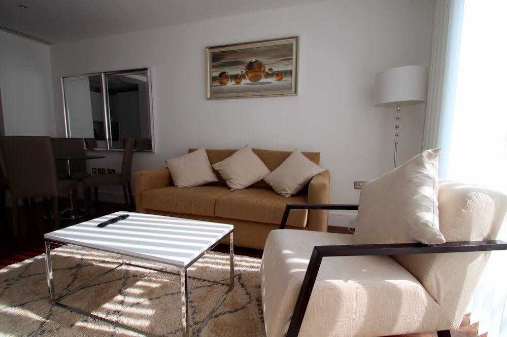 Lincoln Plaza Appartement Londen Buitenkant foto
