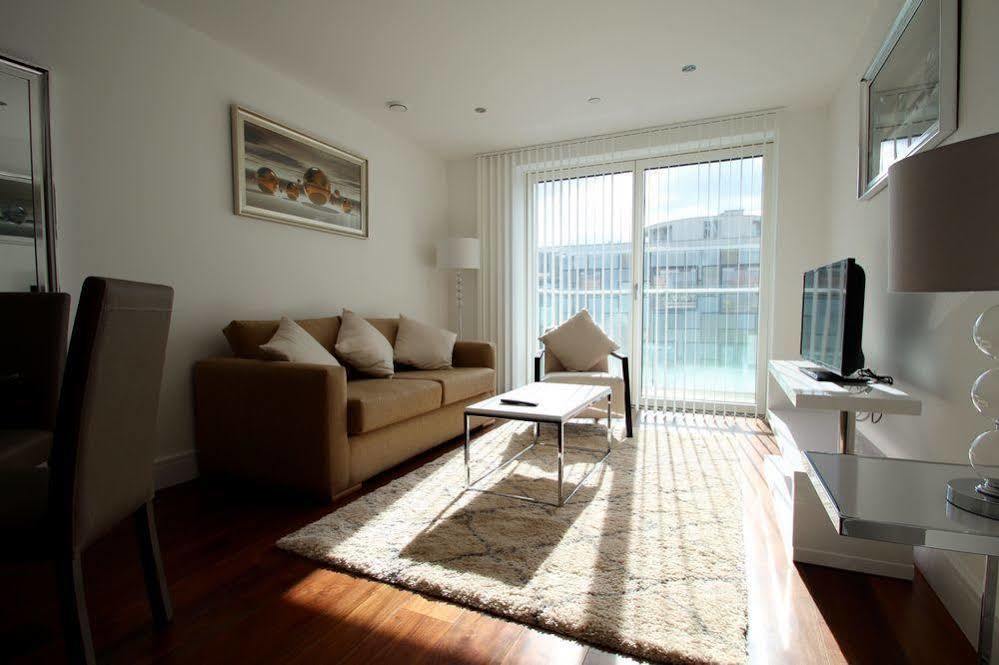 Lincoln Plaza Appartement Londen Buitenkant foto